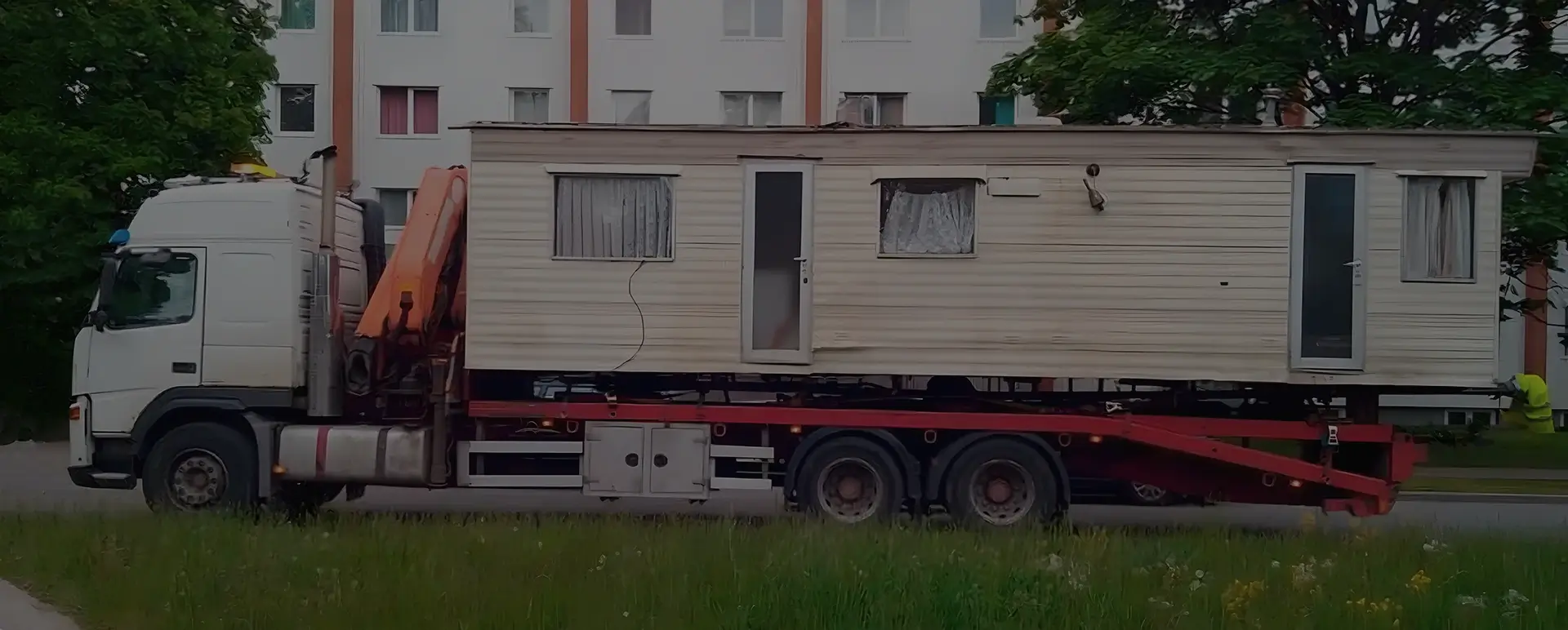 Получить онлайн цены на доставку низким тралом дом вагона в поселке городского типа Прогресс (Дальневосточный округ - Амурская область) на сайте самостоятельно