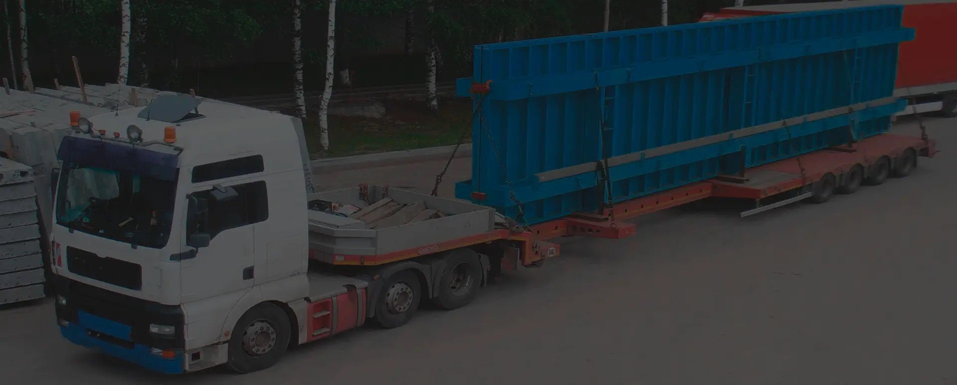 Выгодная доставка грузовым тралом по пути следования основного груза в поселке городского типа Прогресс (Дальневосточный округ - Амурская область)
